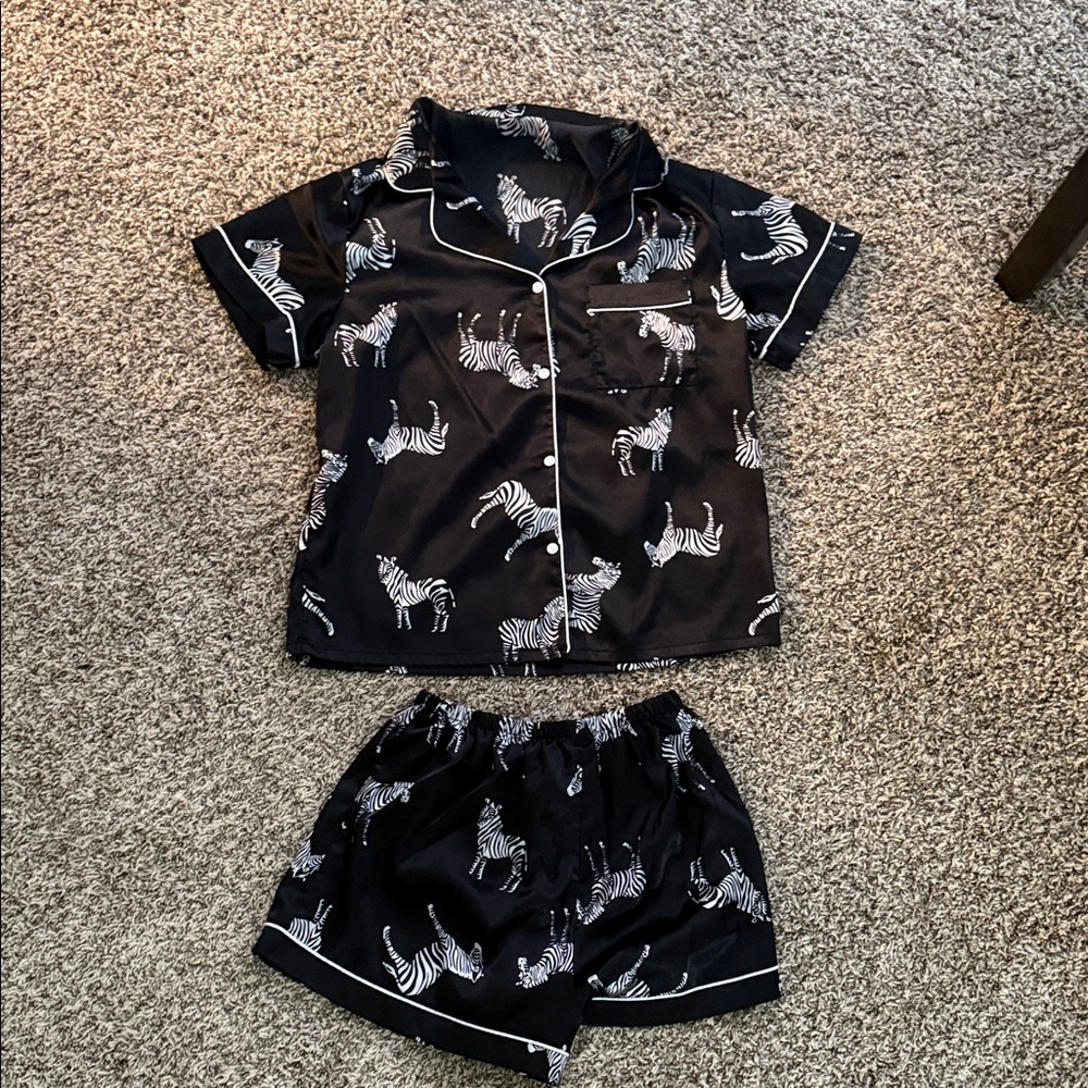 Women’s Zebra Print Pajama Set - Black